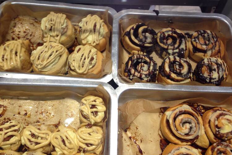 Cinnabon Reviews User Reviews For Cinnabon Chow Kit Kuala Lumpur